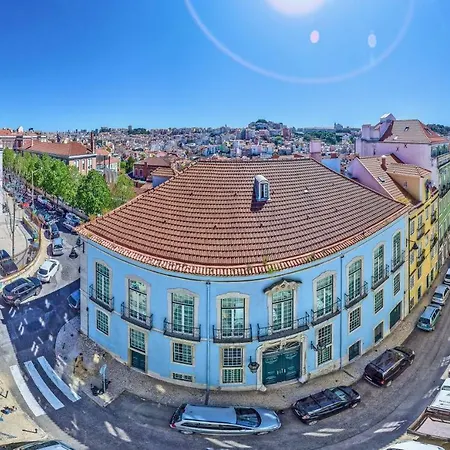 You Hub With Stunning View Over Rooftops Лиссабон