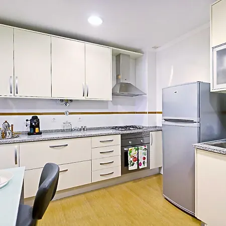 You Hub With Stunning View Over Rooftops Apartamento Lisboa